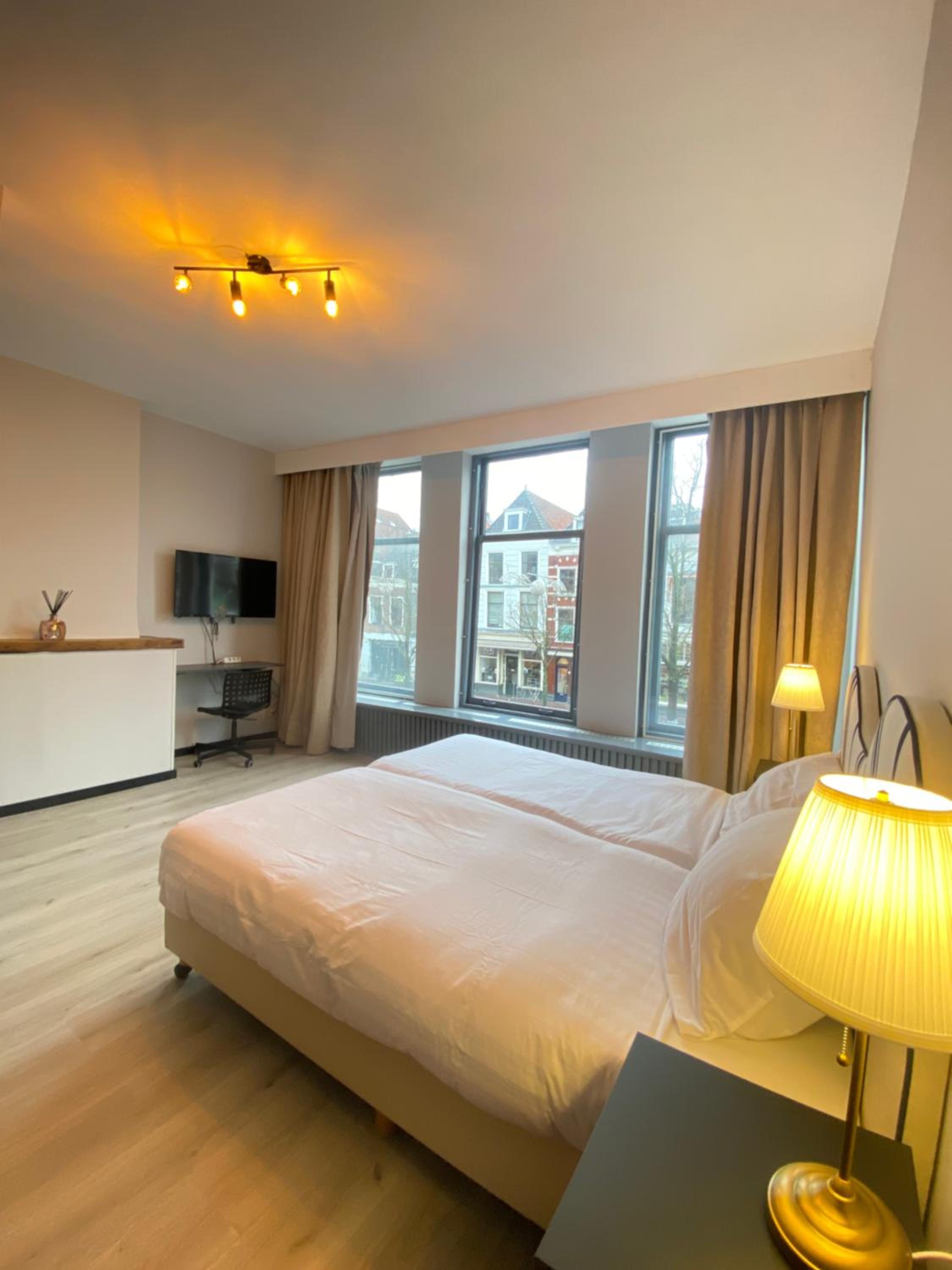 Hotel La Noire - Delft City Centre 2/25