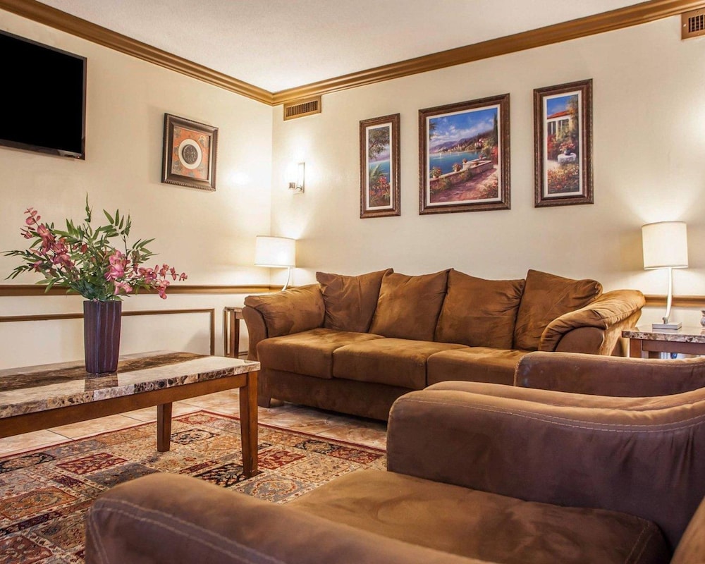 Quality Inn Saint Louis Airport 26/43