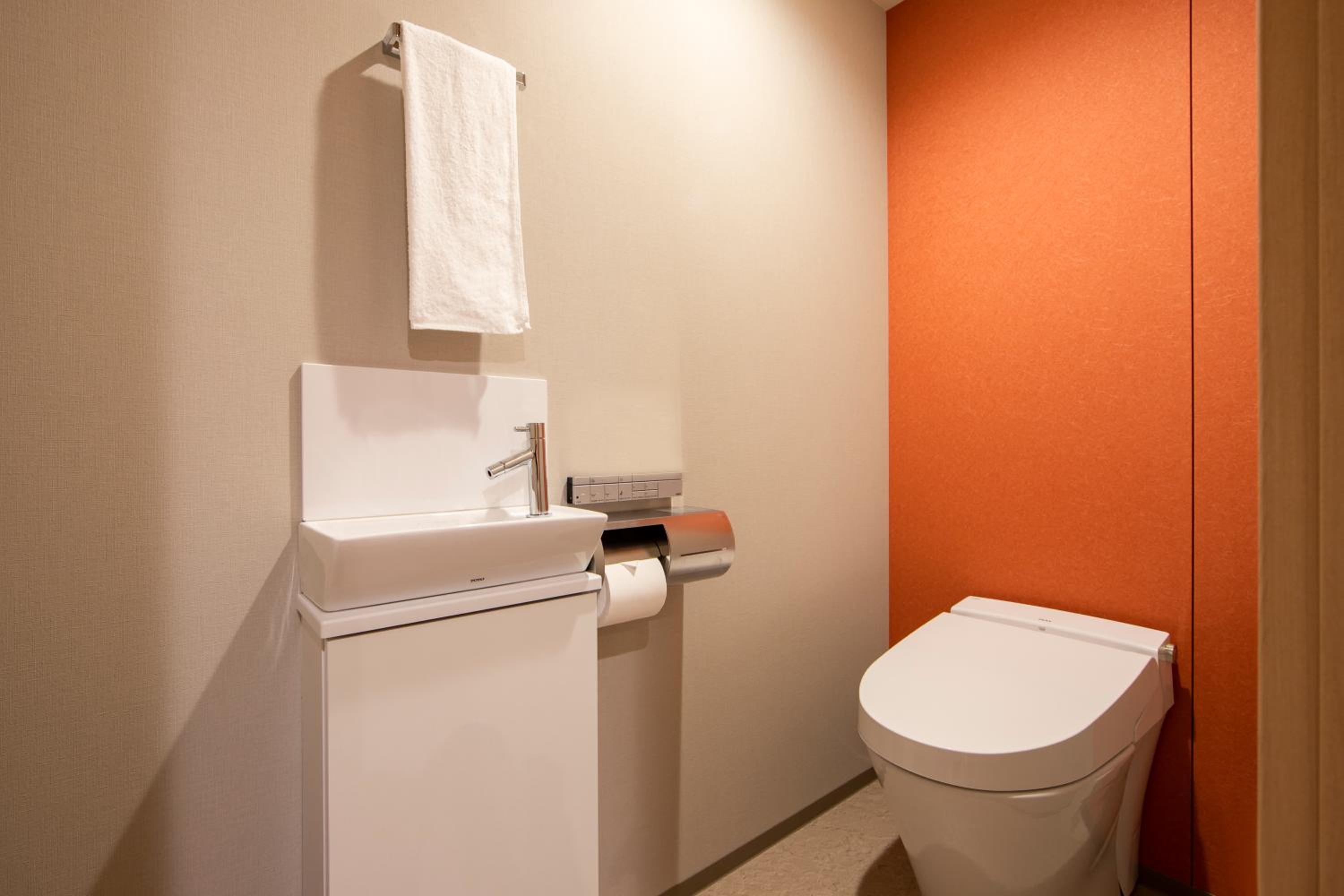 Japanese, Family 6، Karaksa Hotel Tokyo Station 4/6