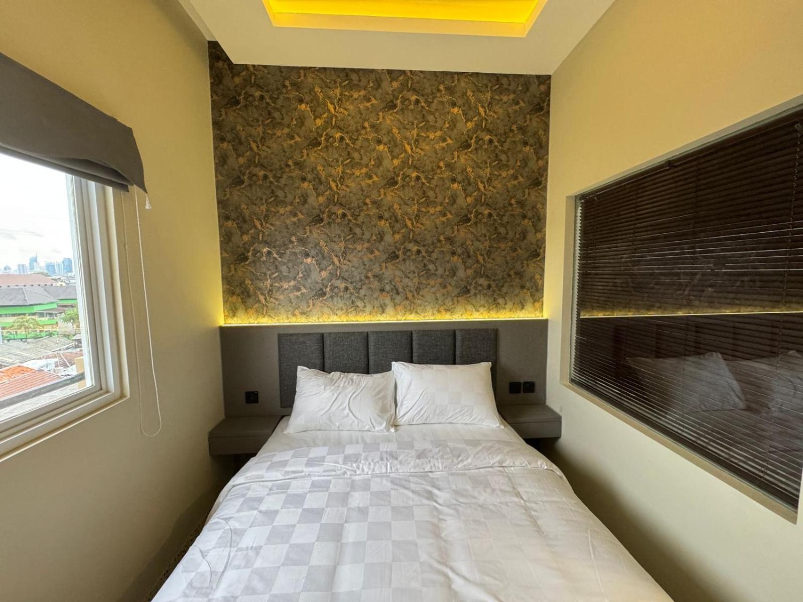 Hotel With OK 16/50