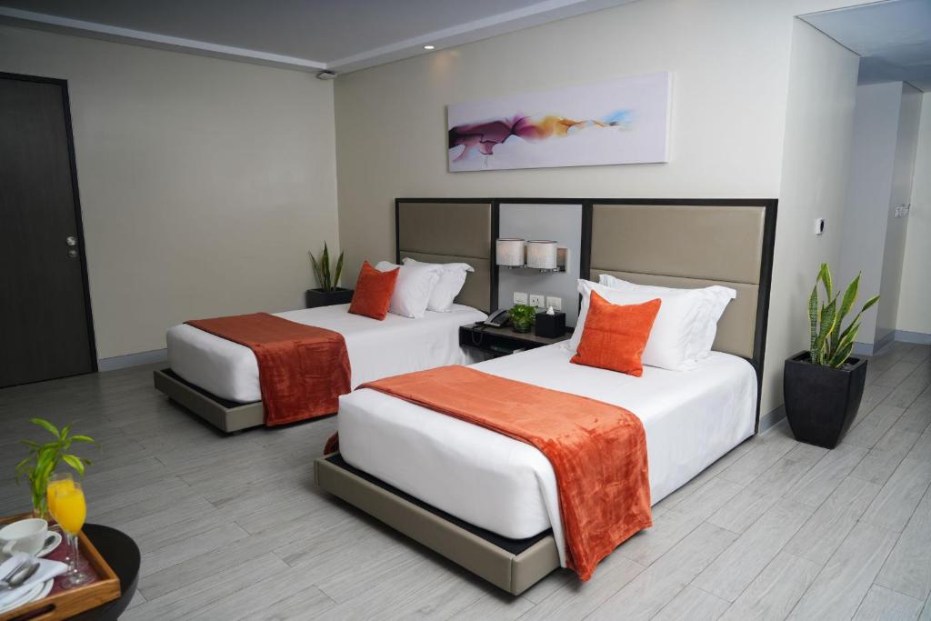 Xtra Space, City, Twin Beds, Intracoastal View