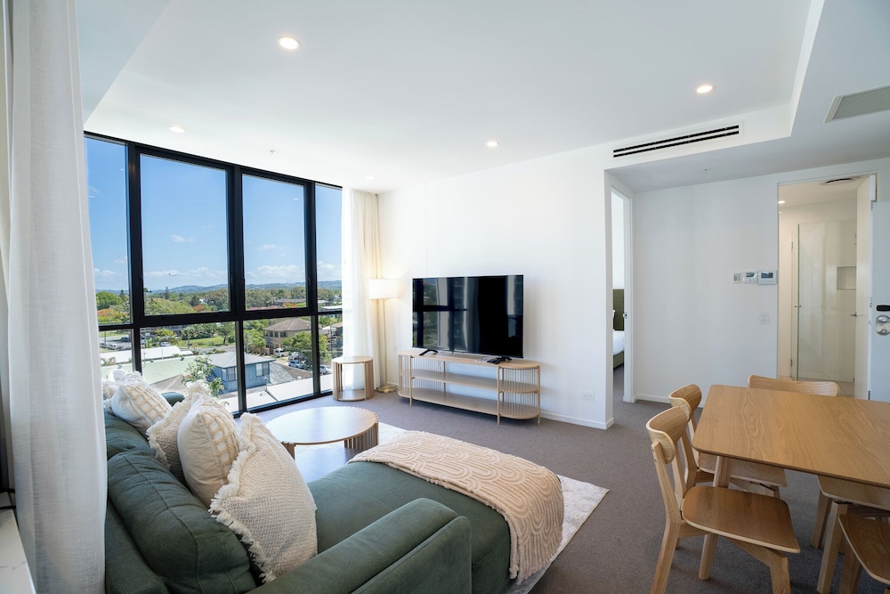 Iconic Kirra Beach Resort 55/72