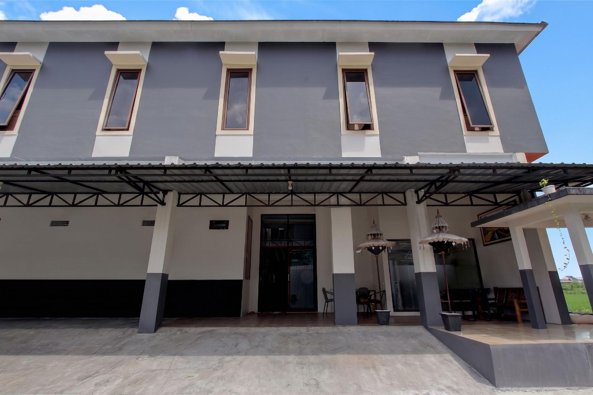 Collection O near Plaza Ambarukmo formerly Artha Ambarukmo Exclusive in Catur Tunggal