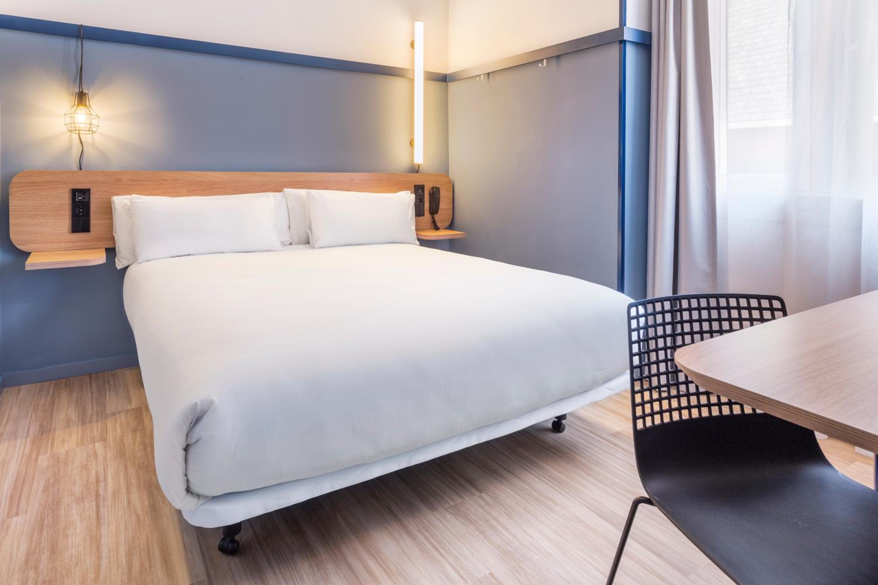 Standard, Double Bed