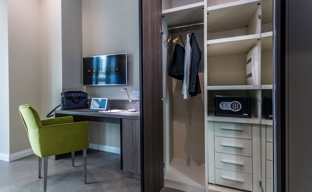 Lifestyle Hotel Matilde Naples 40/50