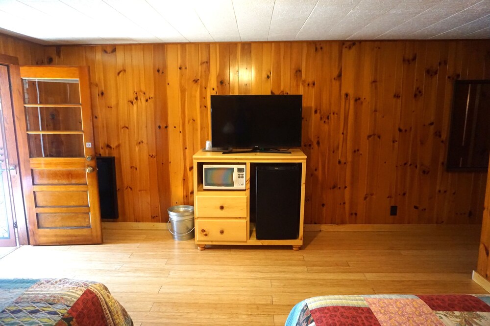 Marshall's Creek Rest Motel 51/71