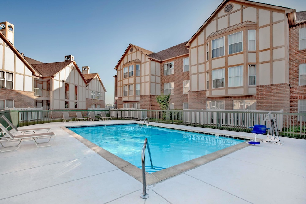 Affordable Suites of America Detroit-Warren (Ex Hawthorn Suites By Wyndham) 42/50