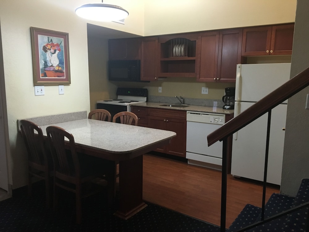 Affordable Suites of America Grand Rapids (Ex Hawthorn Suites by Wyndham) 42/49