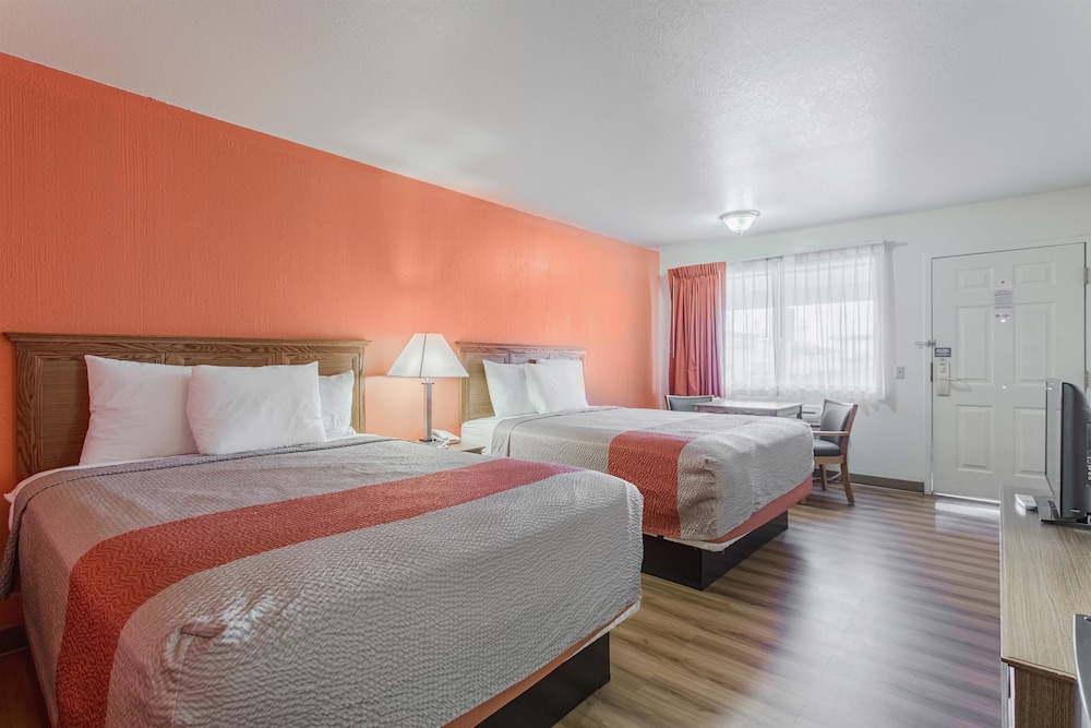 Motel6 Lordsburg, NM 17/58