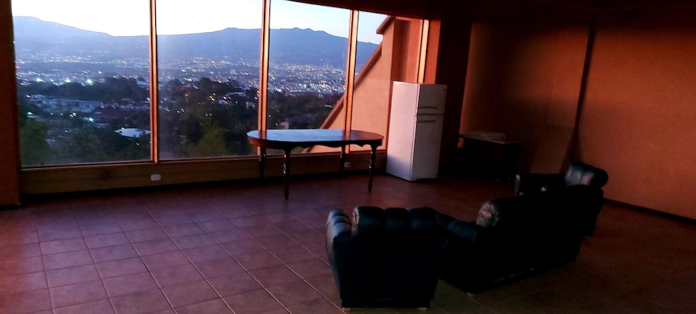 Hostel Monte Campana Escazu 22/50