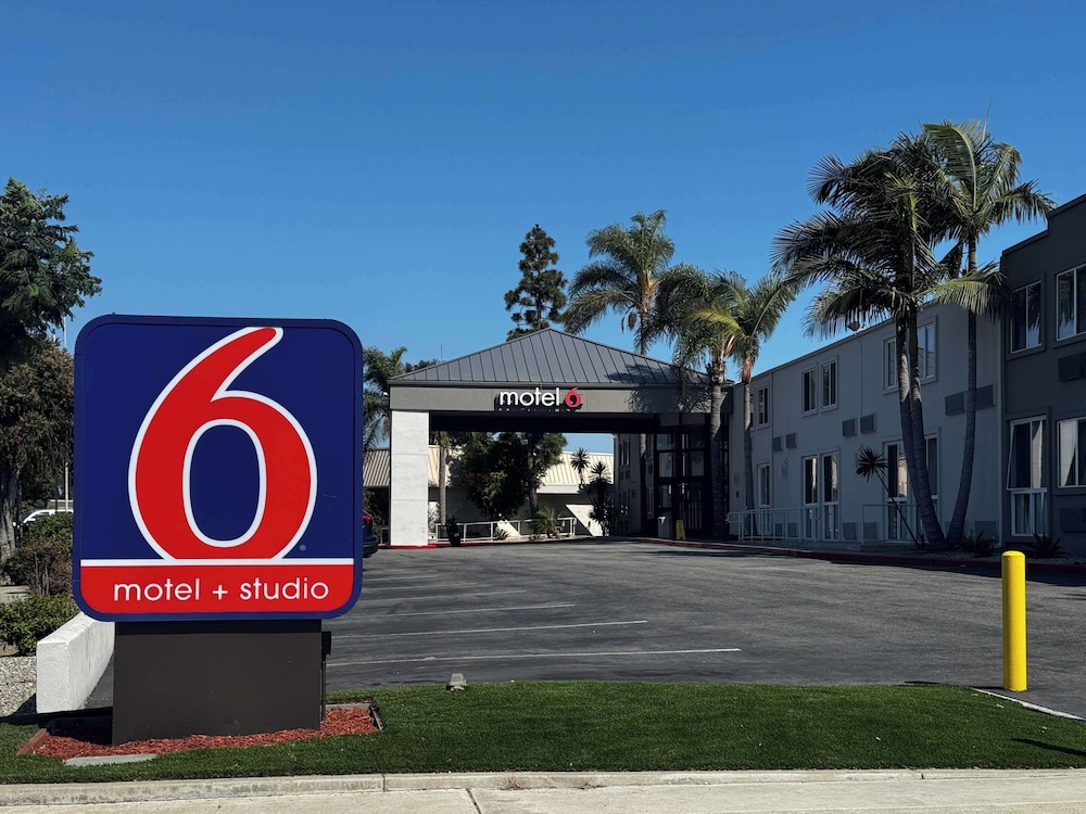 Motel6 Carson, CA 48/59