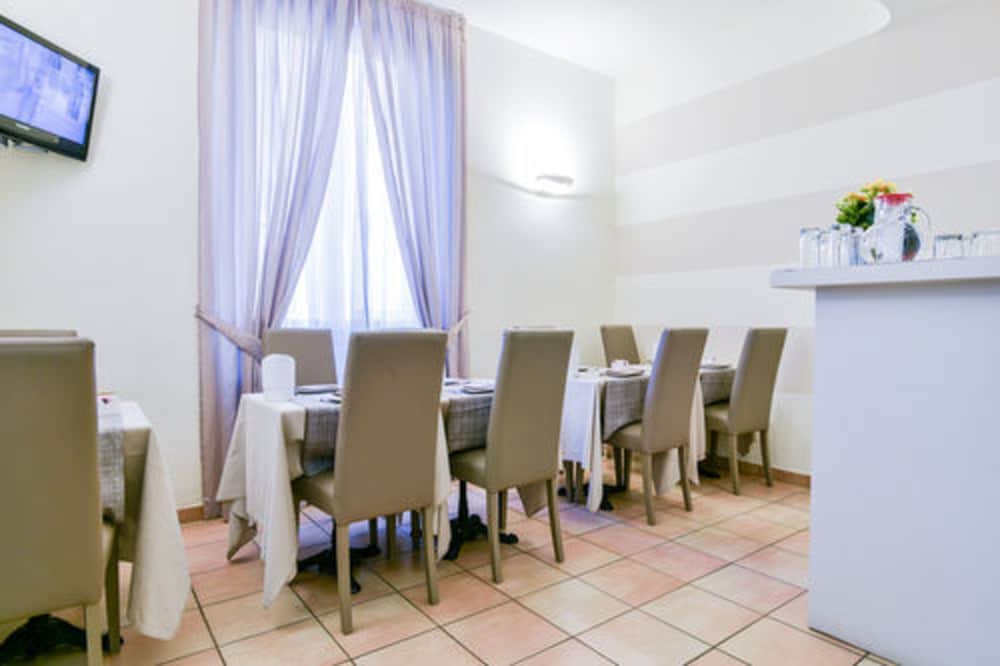 Hotel Bella Firenze 40/41
