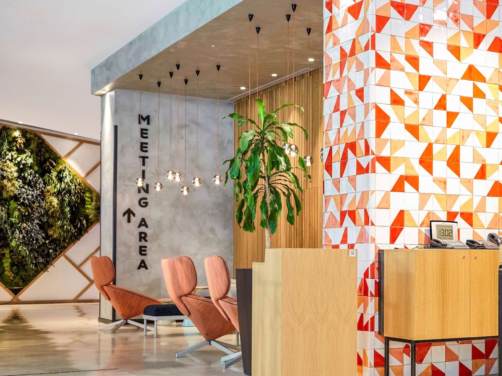 Novotel Sevilla 9/77