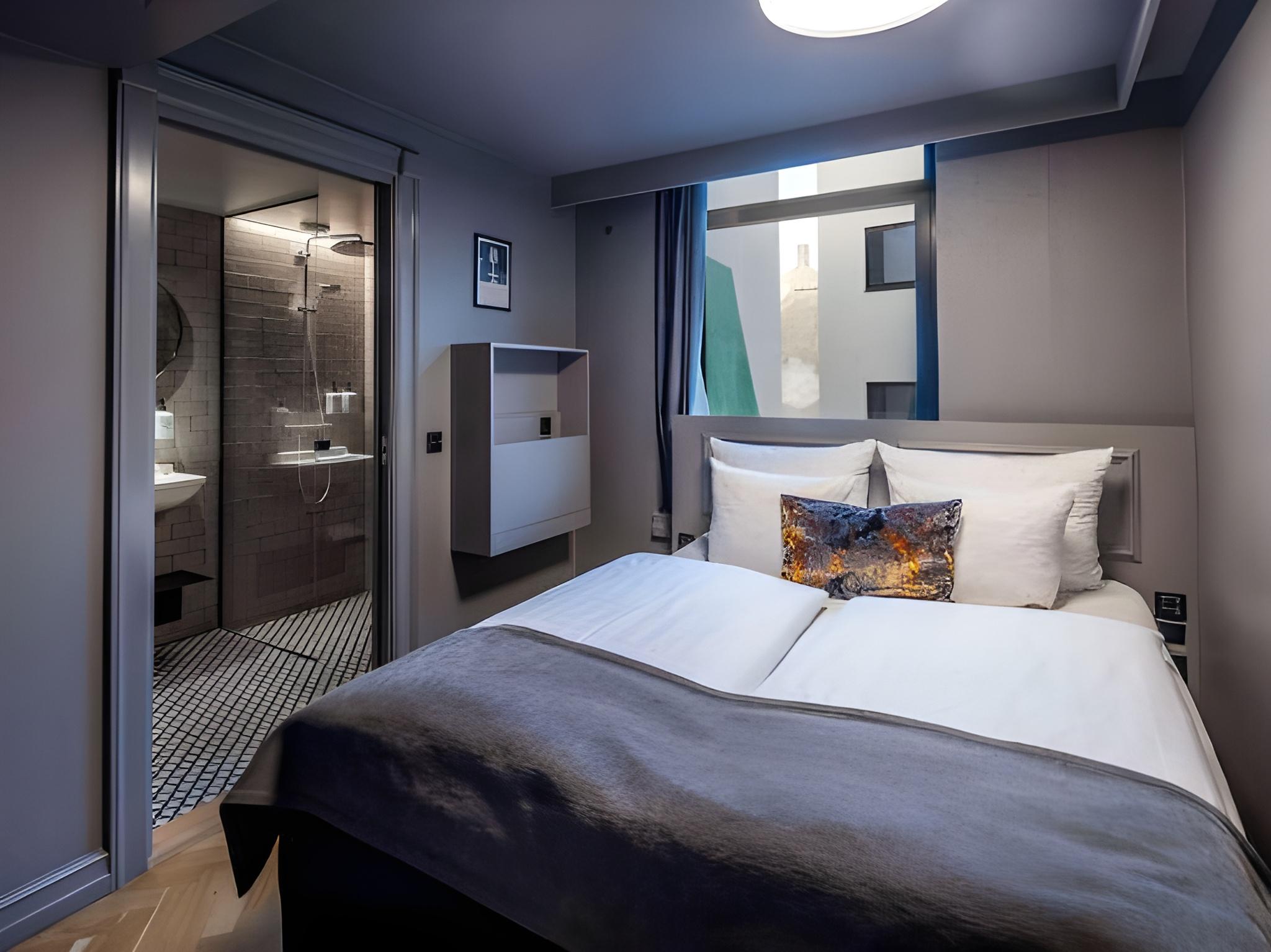 Economy, King Bed, No Window