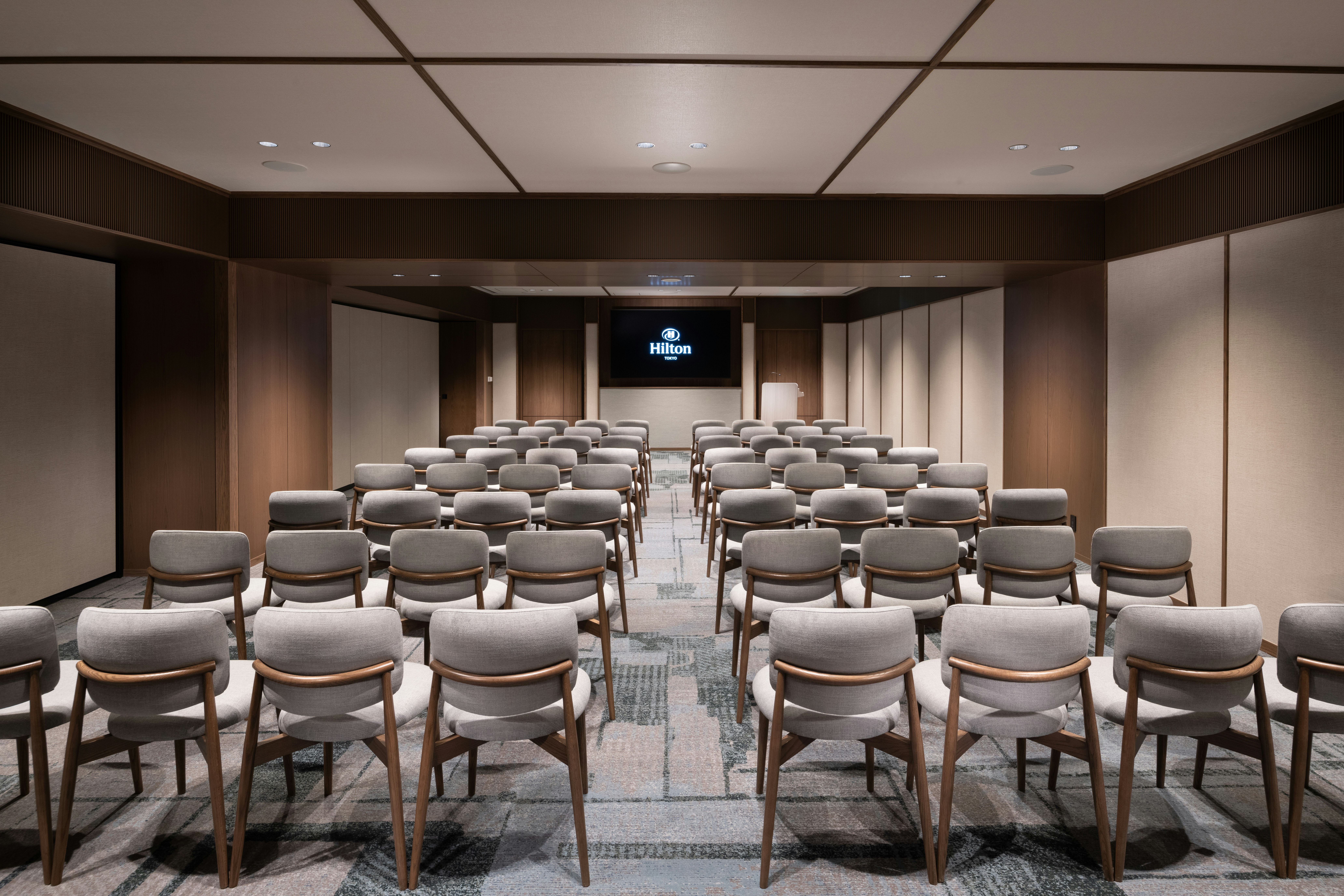 Hilton Tokyo 65/78