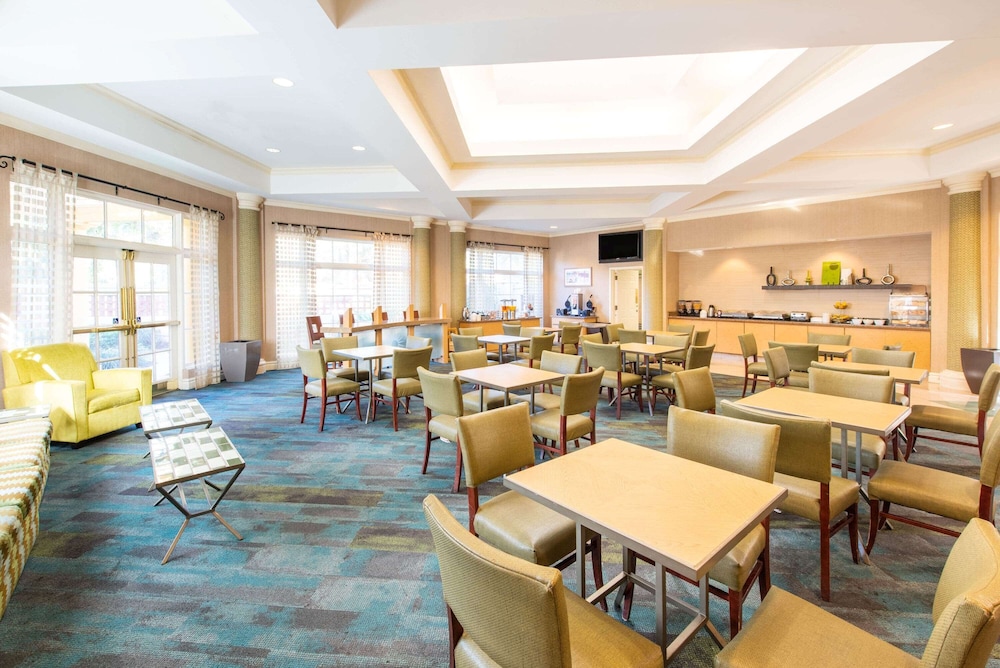 La Quinta Inn & Suites by Wyndham Tampa Brandon Regency Park 35/49