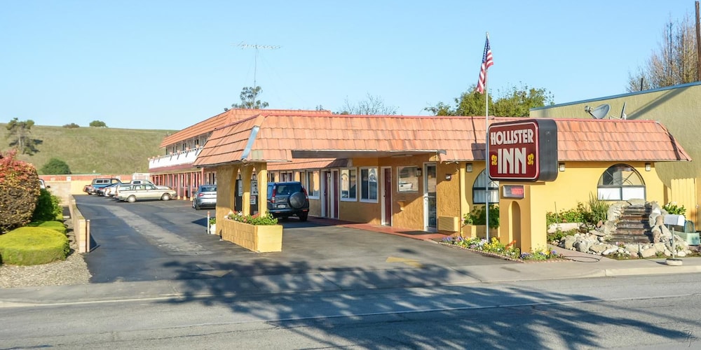 Hollister Inn 1/28