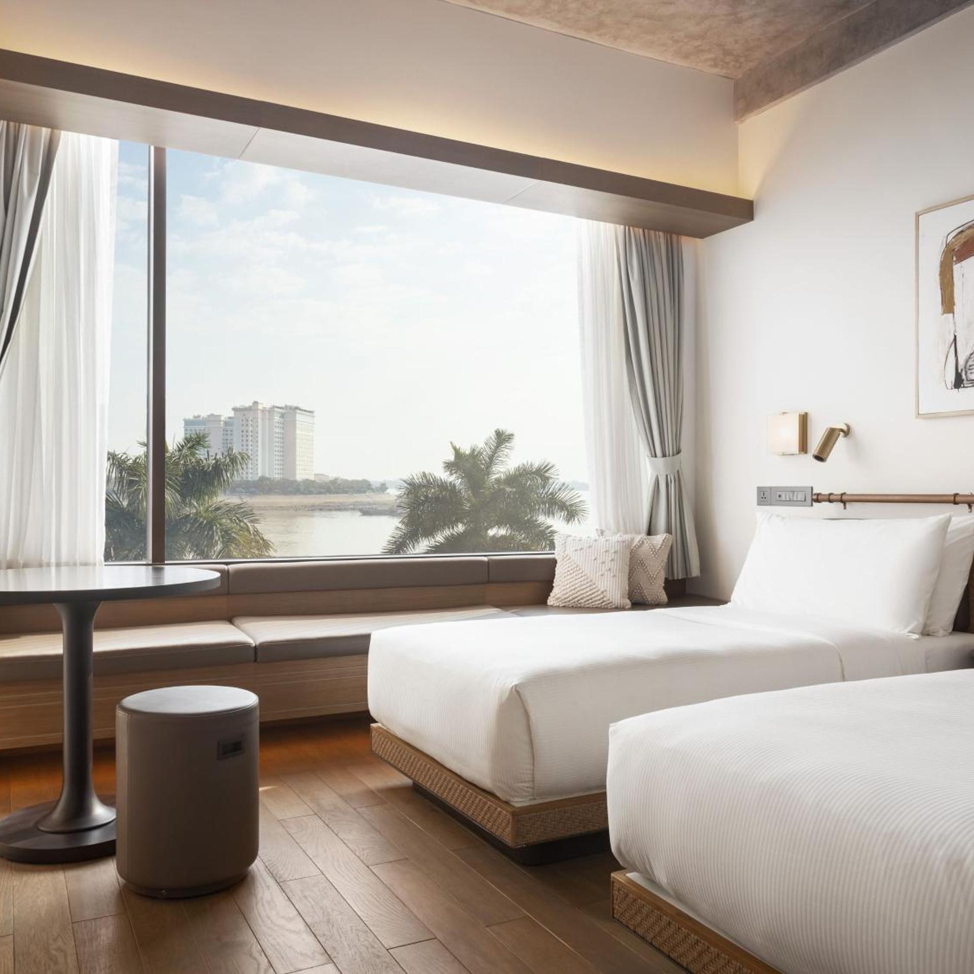 River, Deluxe, Twin Beds