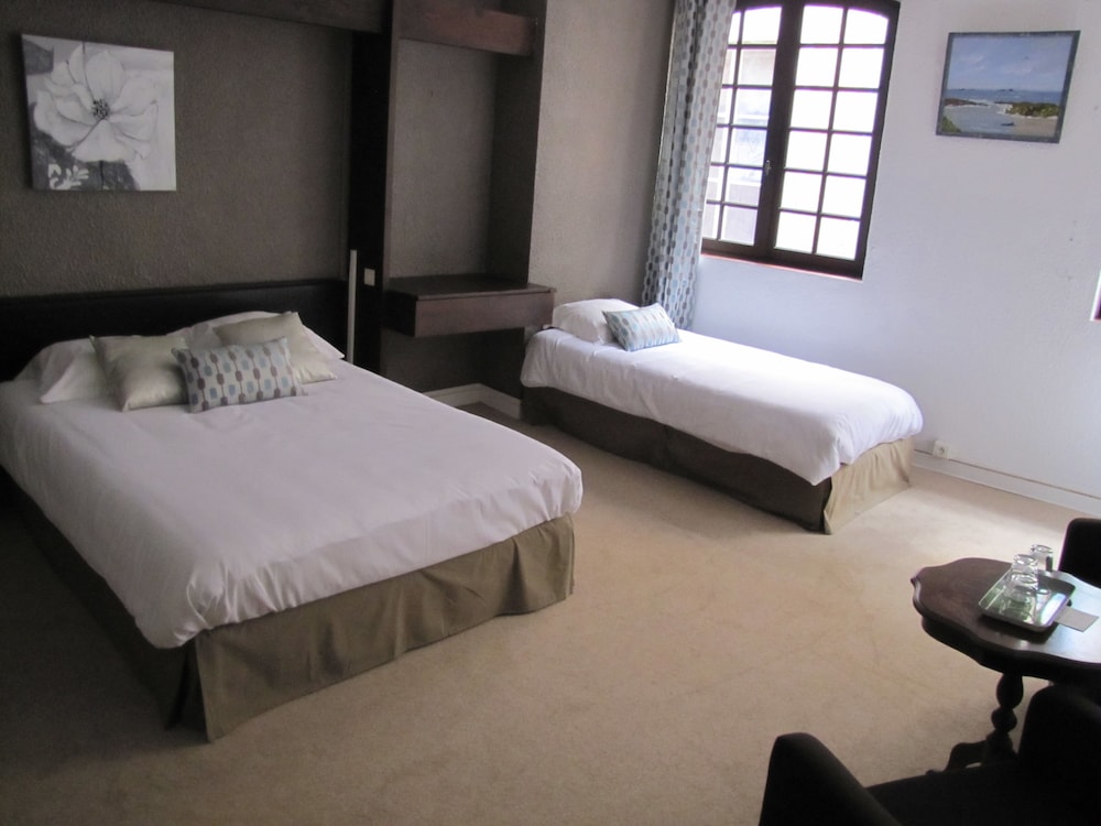 ROOM, TRIPLE