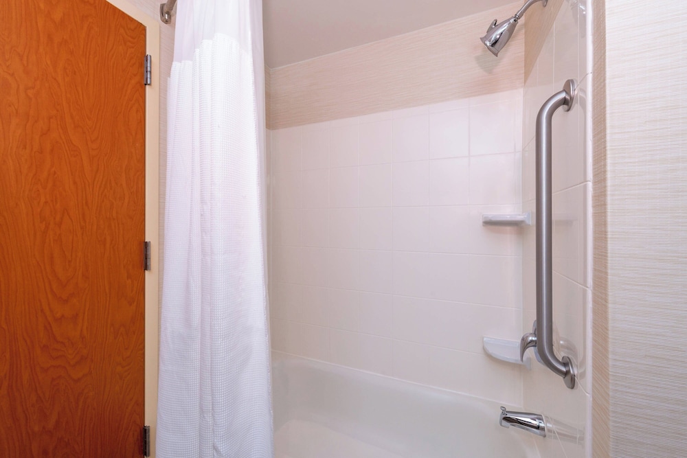 Room, King Bed, Sofa, Fairfield Inn Suites By Marriott Greensboro Wendover 4/4