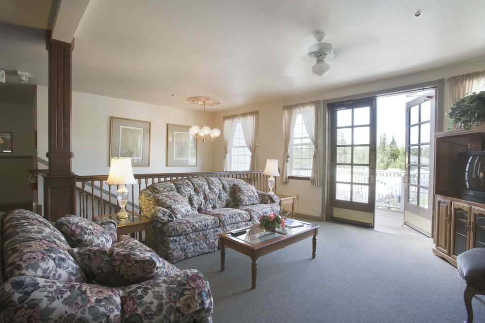 Rivers Edge Resort 36/49