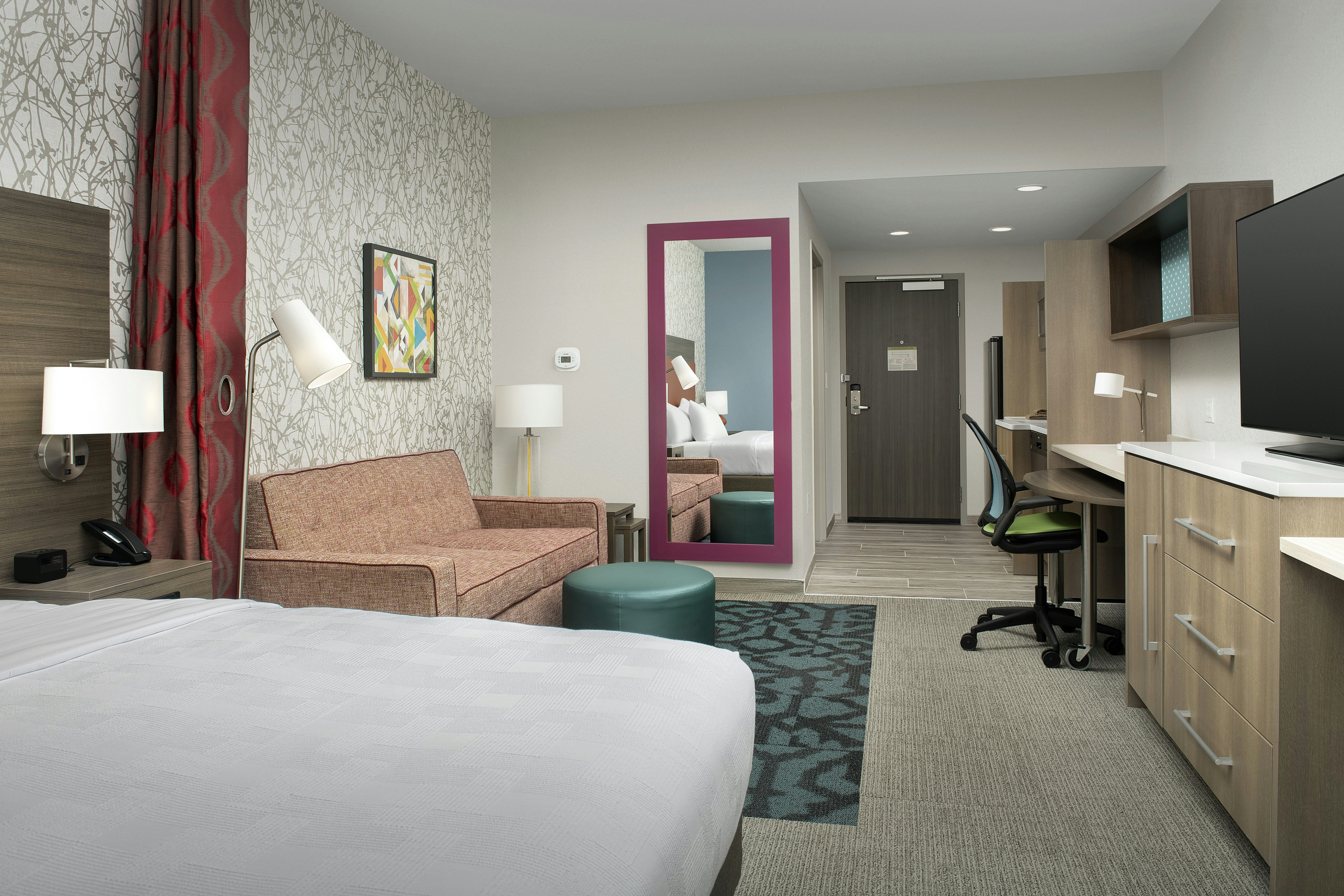 STUDIO, SUITE, KING BED