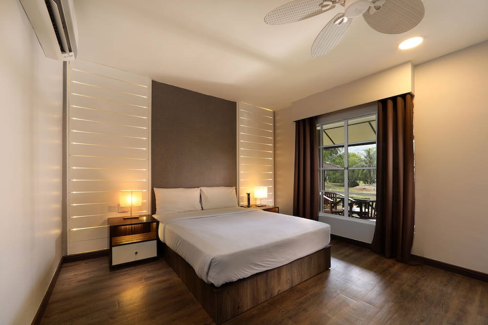 Perhentian Island Resort 8/55