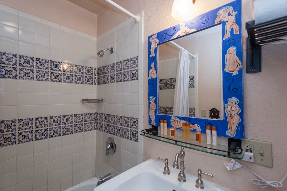 The Historic Taos Inn 26/80