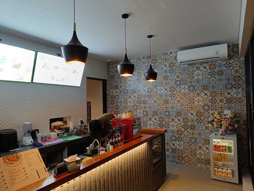 Padinis Villa & Coffee 61/77