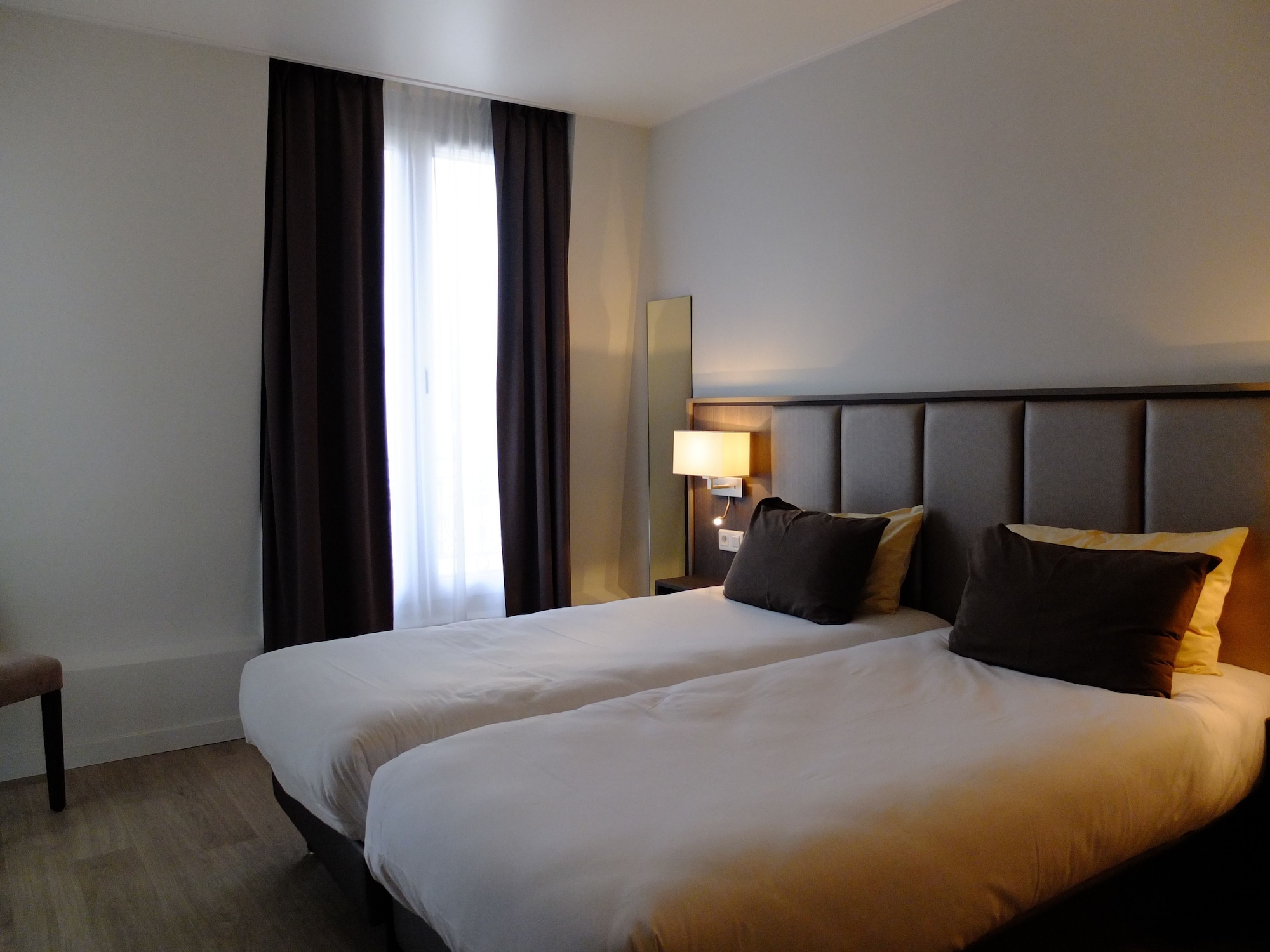SUPERIOR, DOUBLE OR TWIN BED