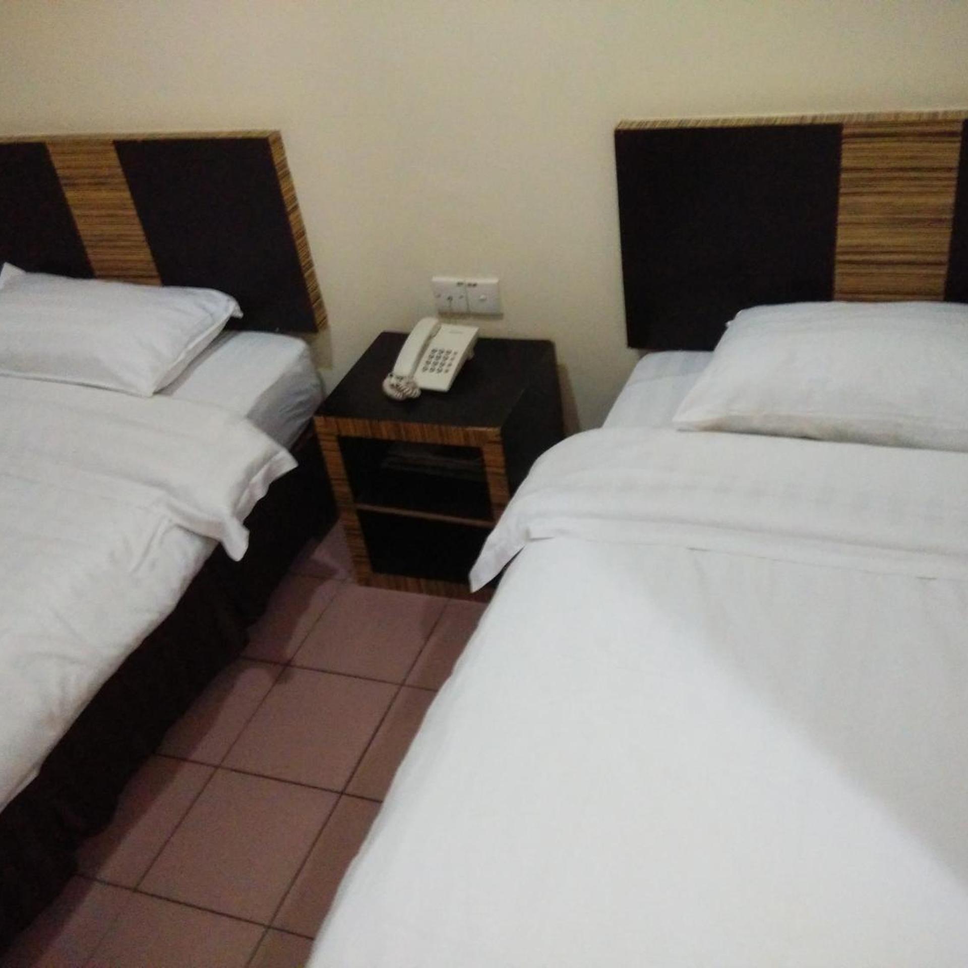 Hotel Traveller 24/34