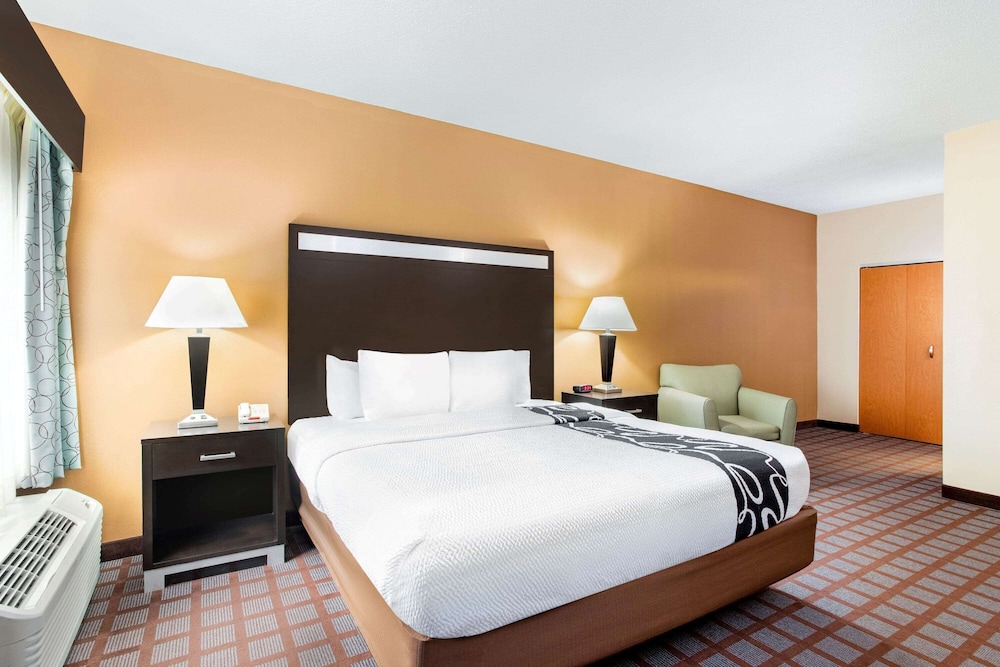 Spark by Hilton Plainfield Indianapolis Airport 16/43
