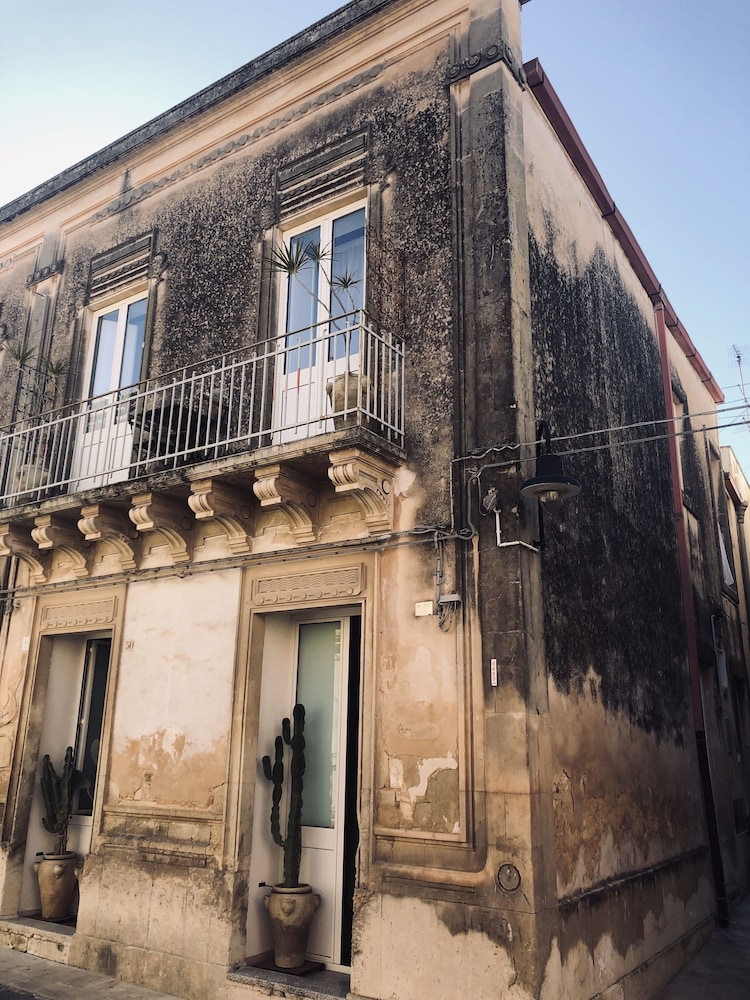 Casa Scianna Noto 3/49