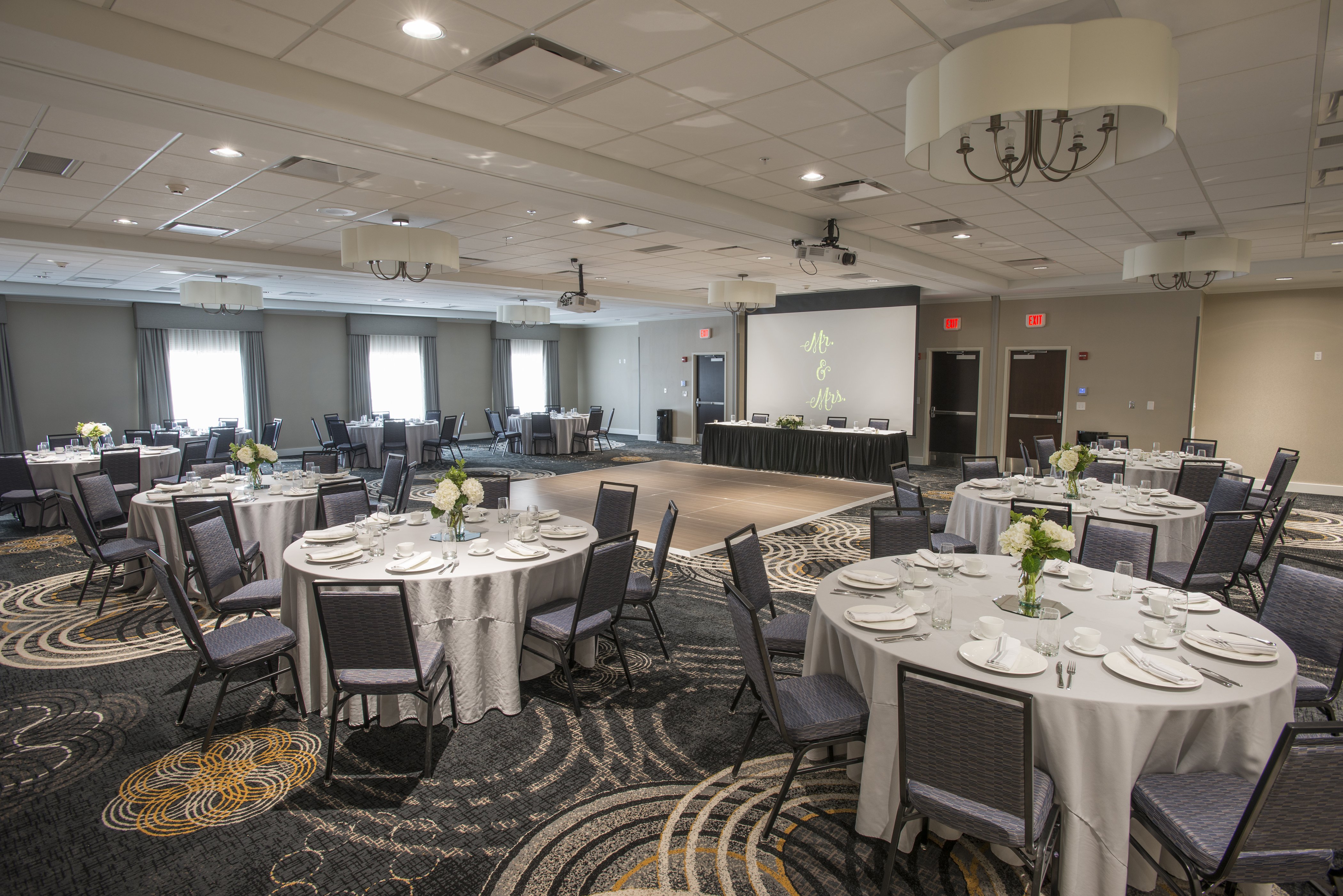 HOLIDAY INN HOTEL SUITES CINCINNATI DOWNTOWN 54/56