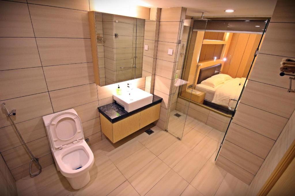 JC Mark Hotel 49/53