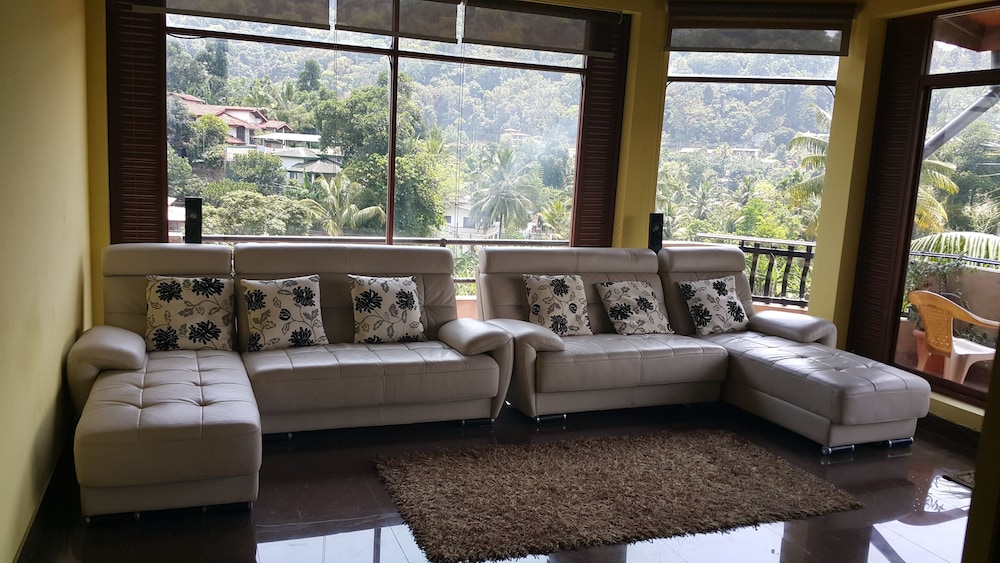 Resident View Homestay 17/33