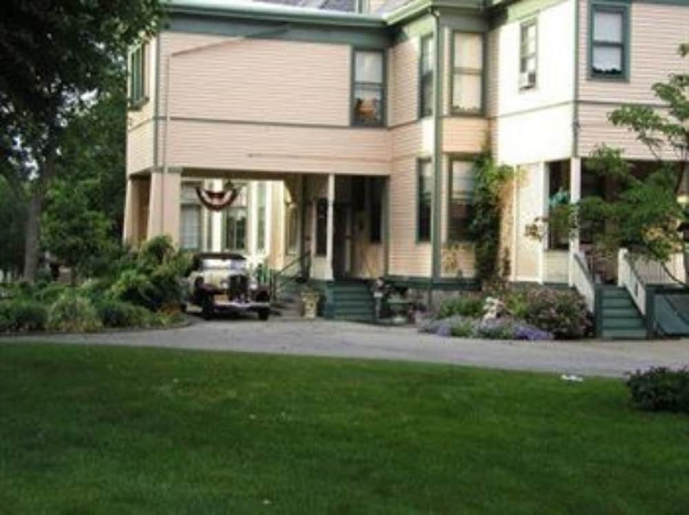 Oliver Inn Bed and Breakfast 3/54