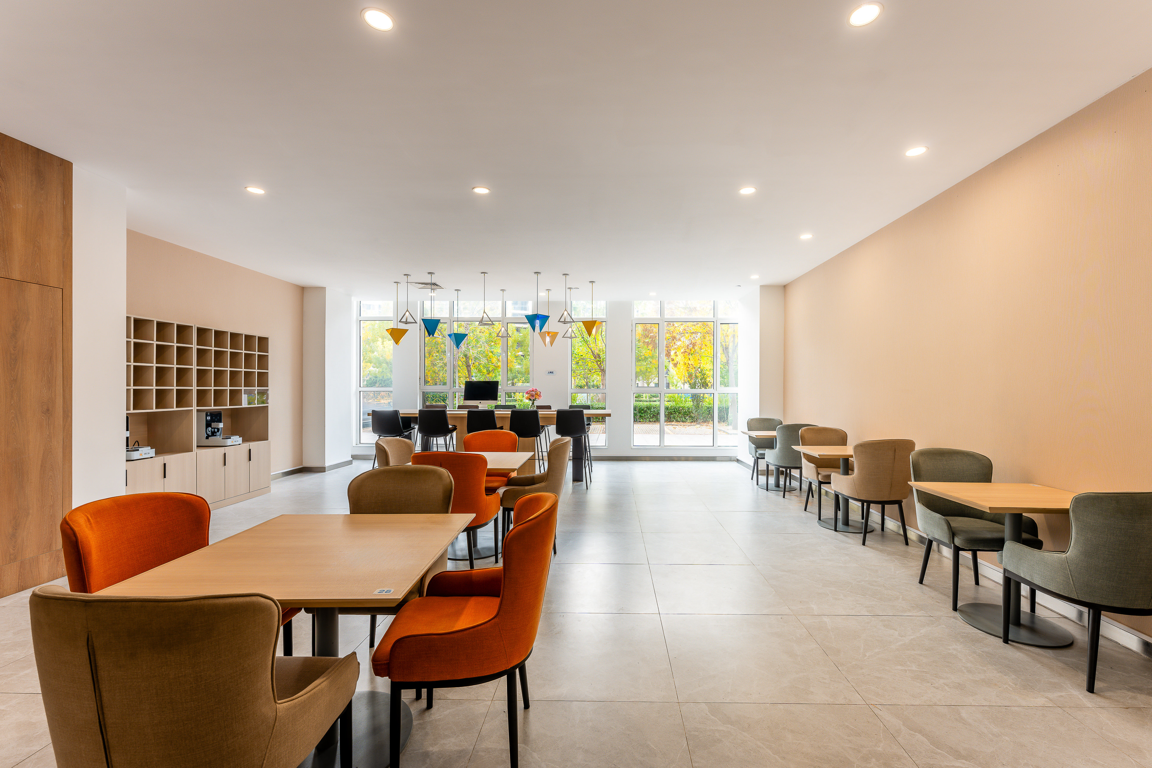 Holiday Inn Express Tianjin Airport East 37/50