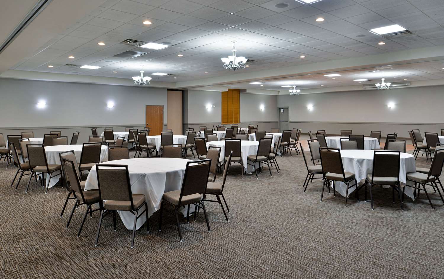 Comfort Inn And Suites Madison North 33/45