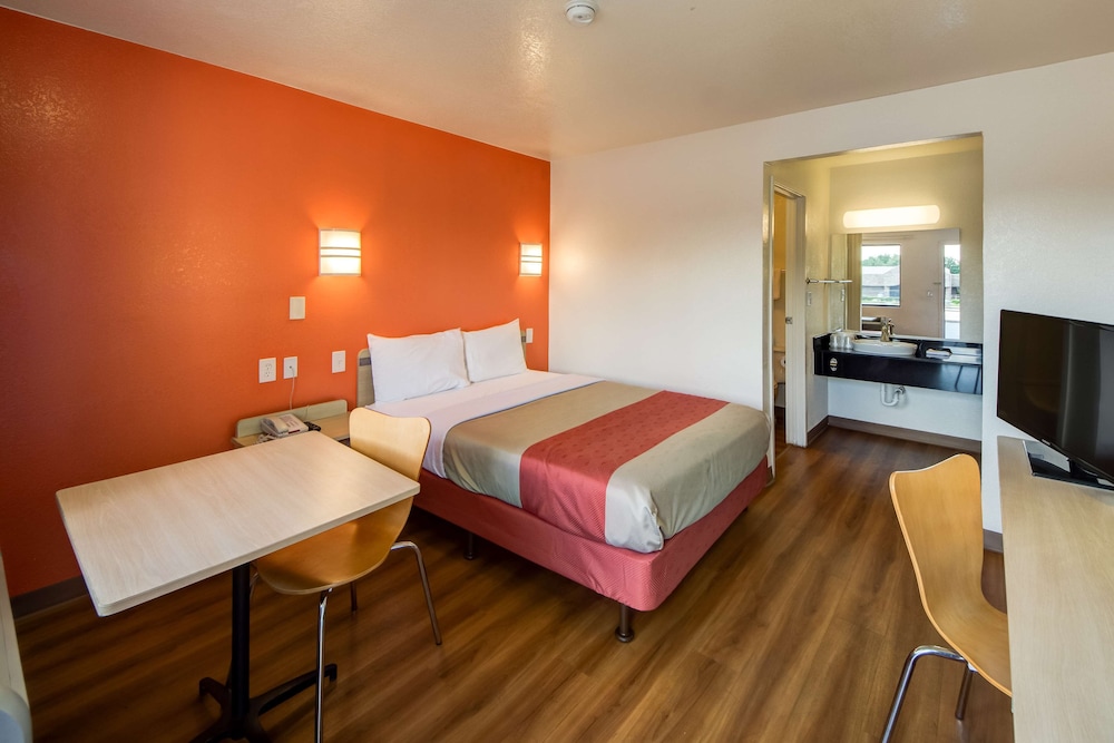 Motel6 Lakeland, FL 16/49