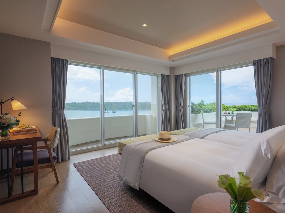 Ana Intercontinental Manza Beach Resort 23/77