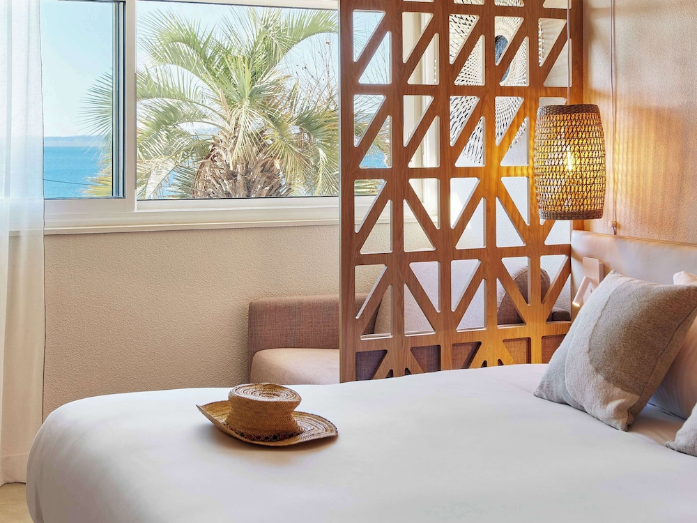 غرفة بريفيليج بسرير مزدوج بإطلالة على البحر، Mercure St Raphael Centre Plage 6/10