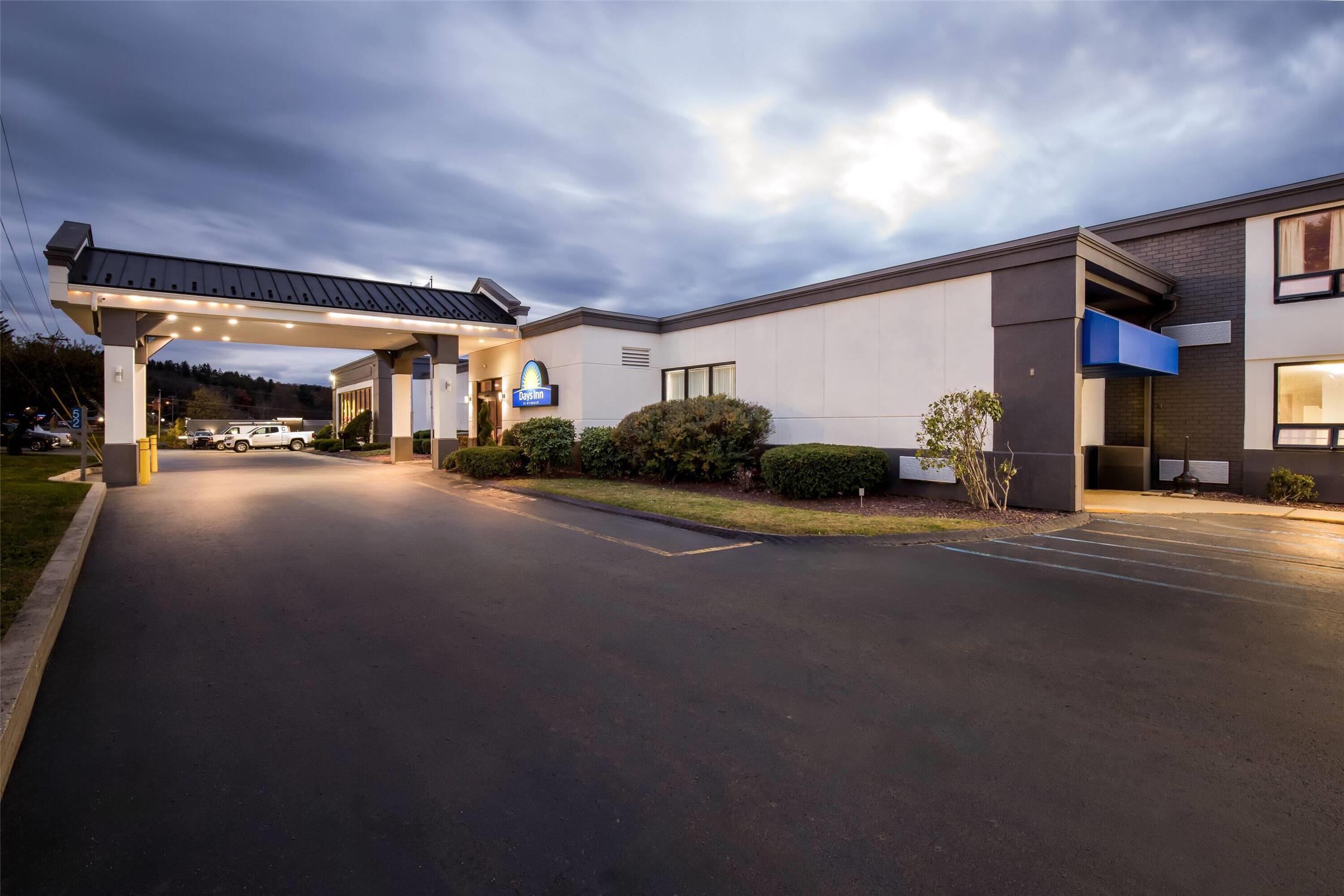 Days Inn By Wyndham Liberty 6/41