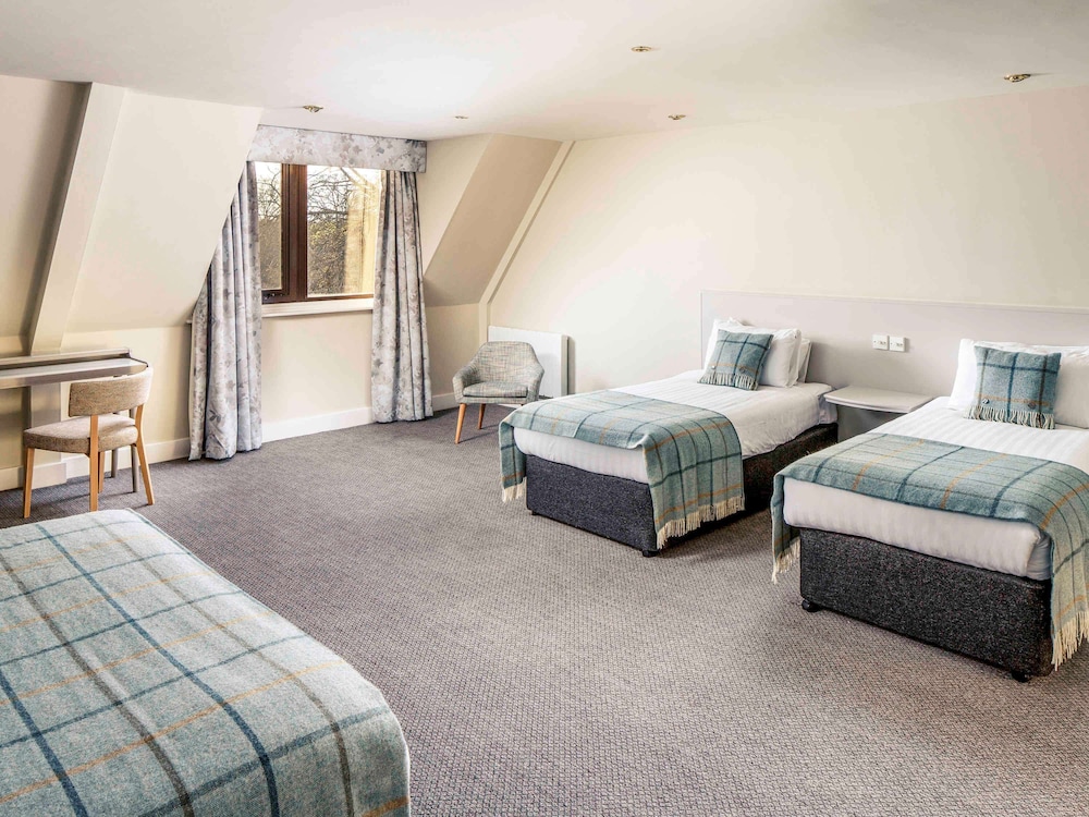 Mercure Hull Grange Park Hotel 15/75