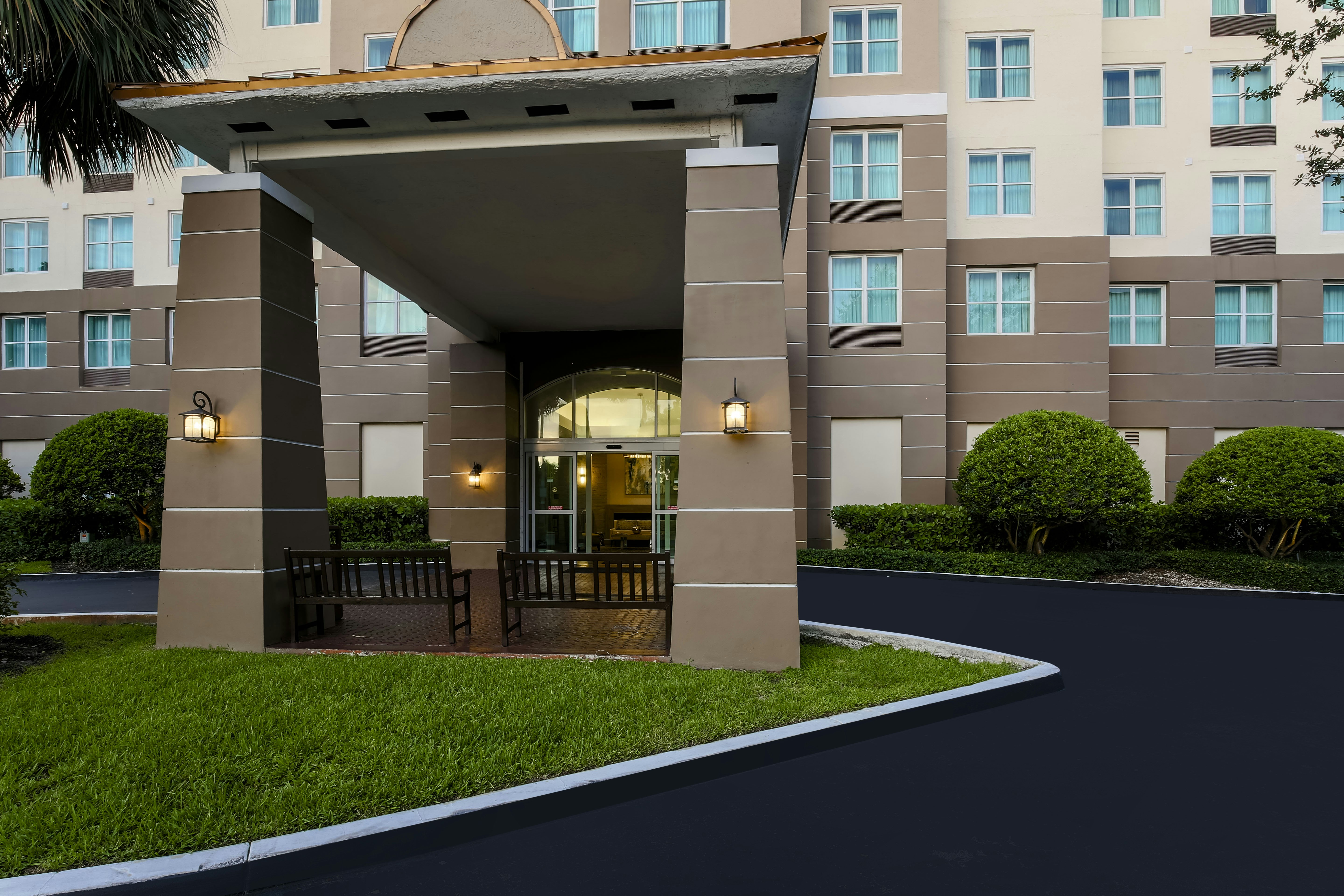 Staybridge Suites Miami Doral Area 6/55