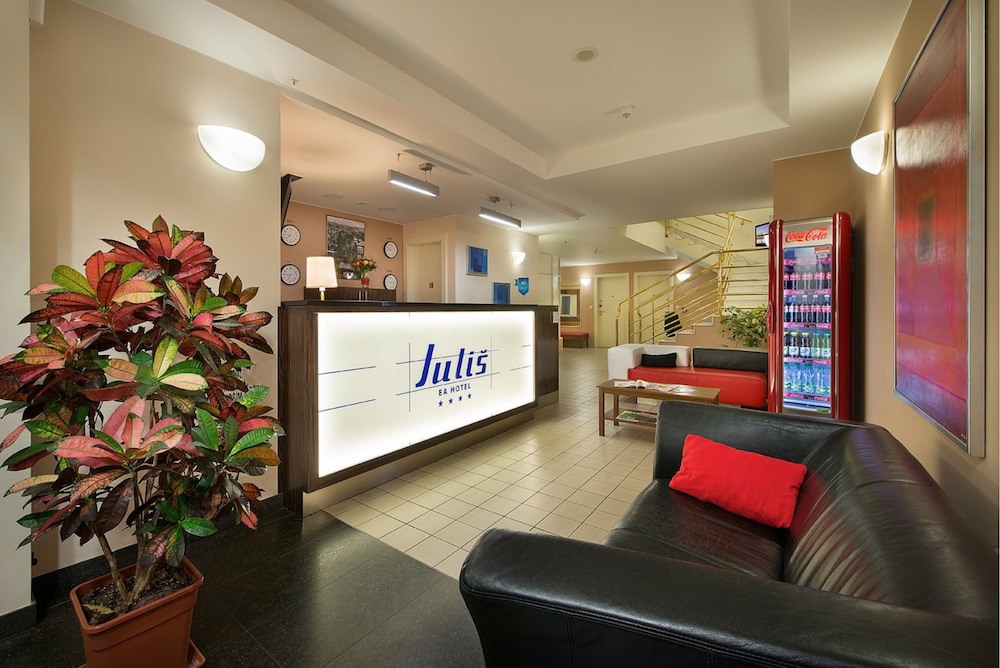 EA Hotel Julis 7/49