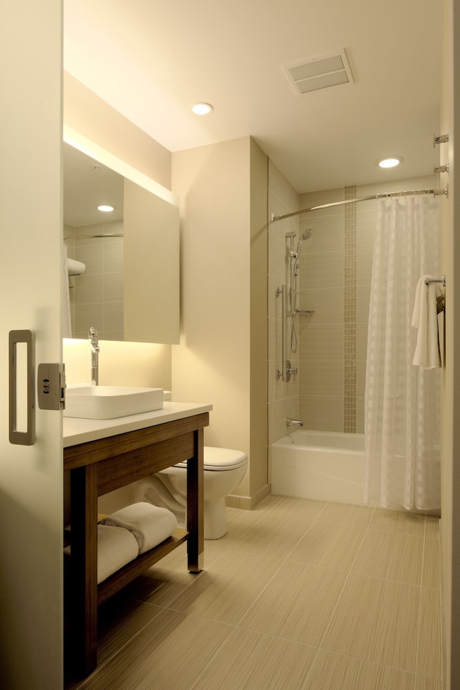 Hyatt Place at The Hollywood Casino Pittsburgh South 15/60