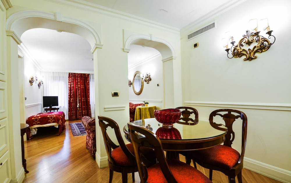 Torre dell Orologio Suites 53/60