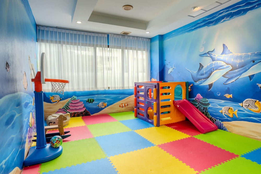 Andaman Beach Suites Hotel 61/69