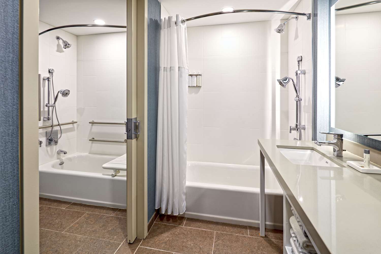جناح بسرير كينج لذوي الإعاقة، Anaheim Suites Hotel 5/6